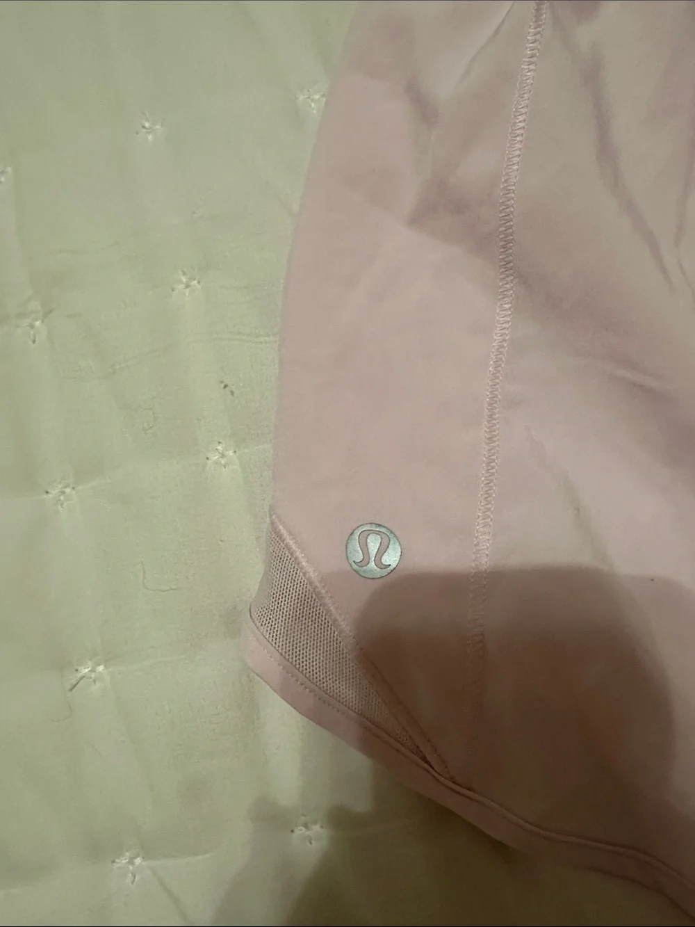 lululemon athletica hotty hot Light Pink Women’s Shorts, size 2, 4 inch